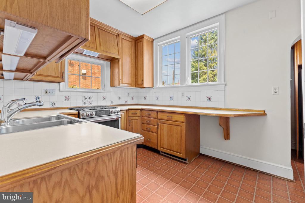 5035 Reno Rd NW