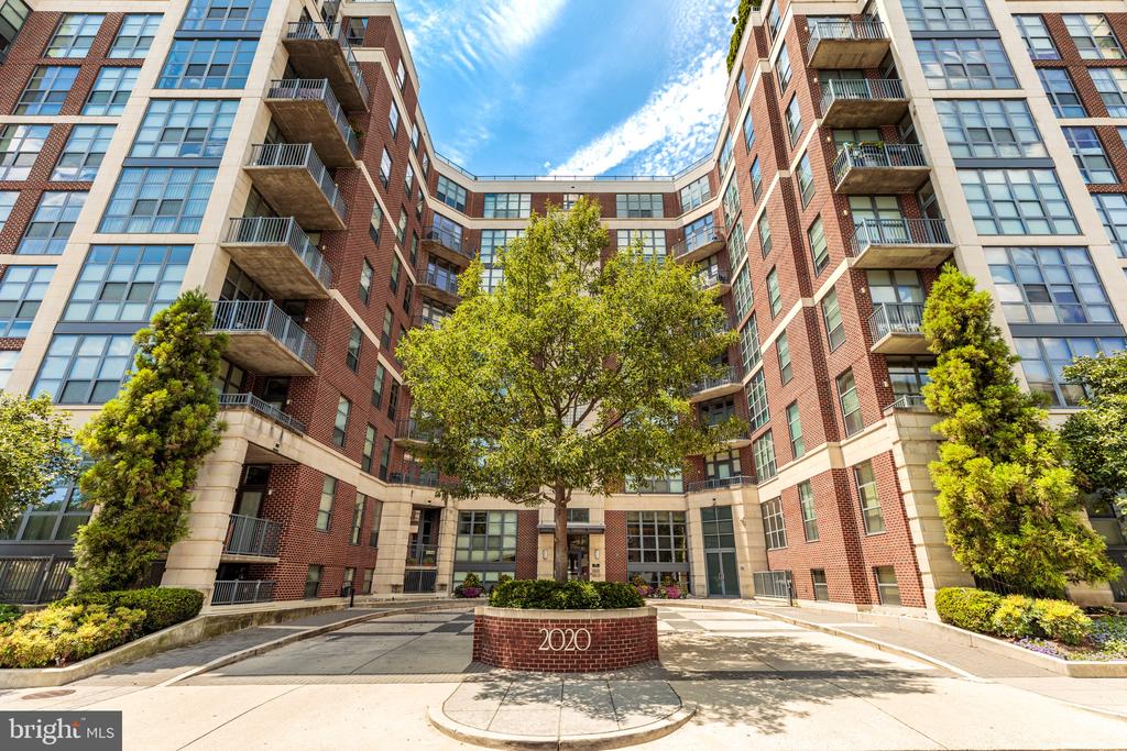 2020 12th St NW #414