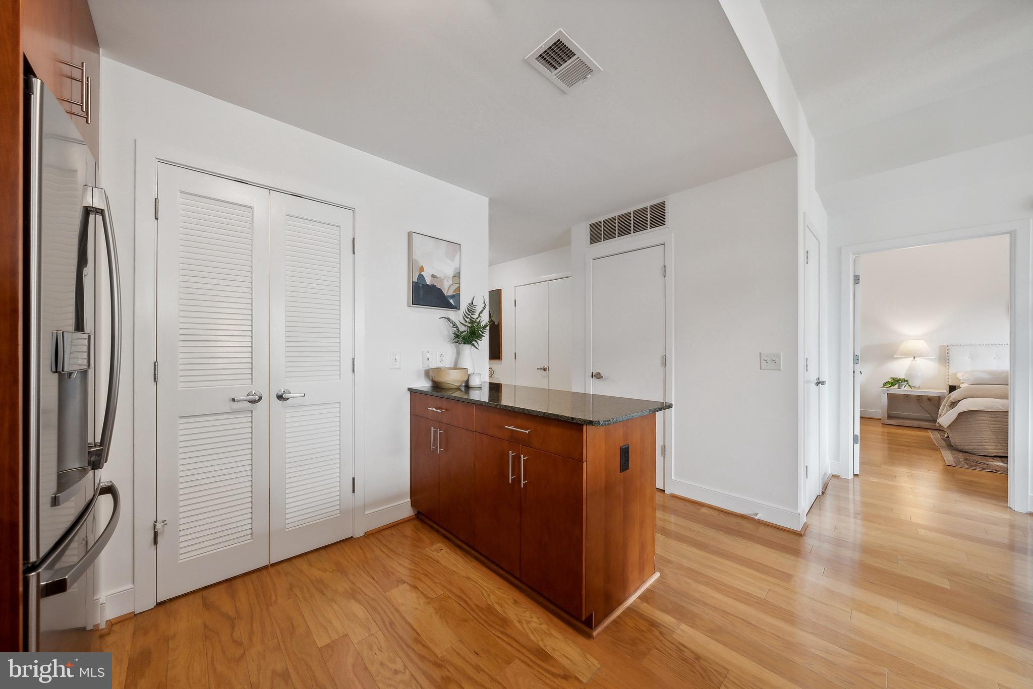 910 M St NW #609