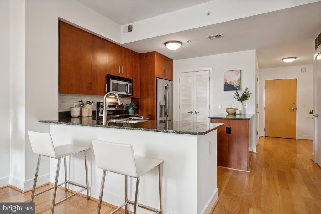 910 M St NW #609