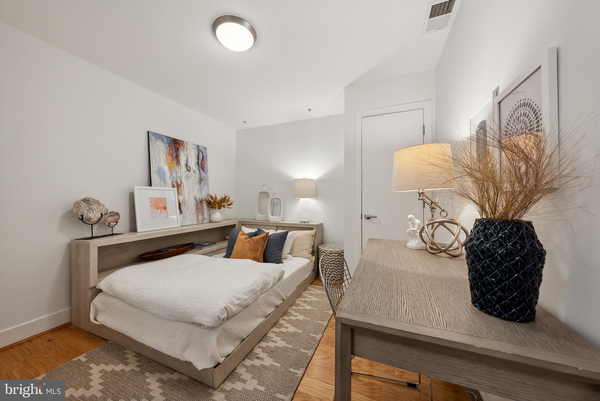 910 M St NW #609