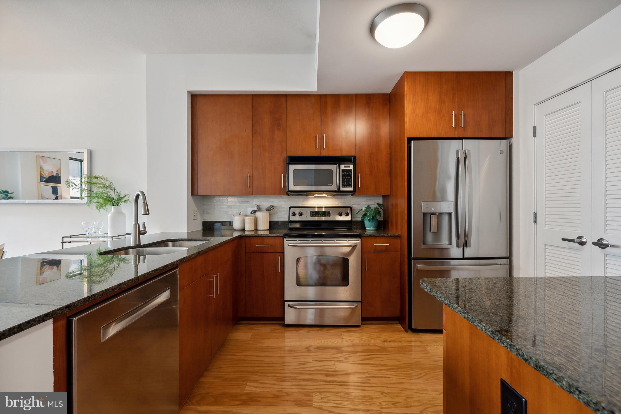 910 M St NW #609