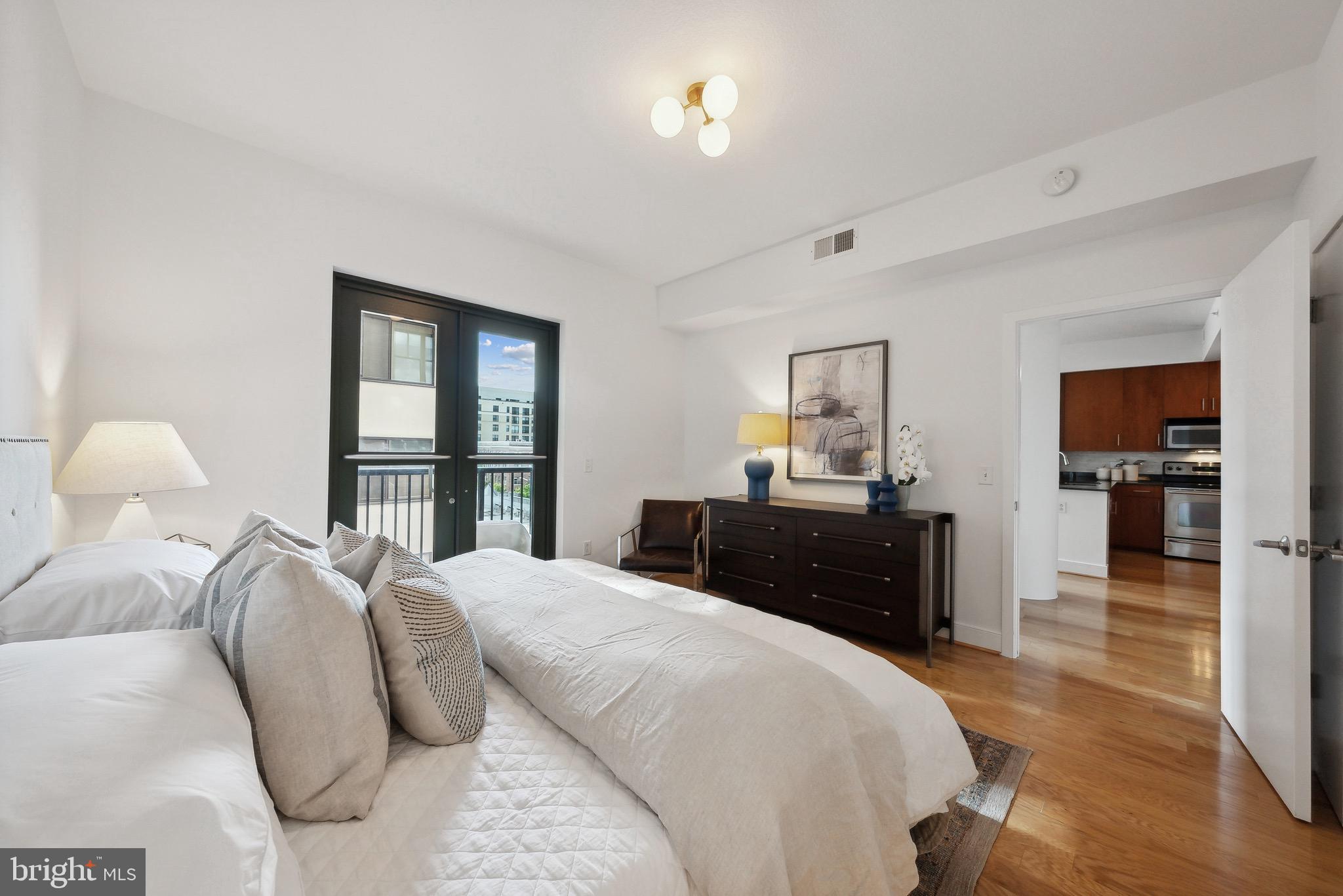 910 M St NW #609