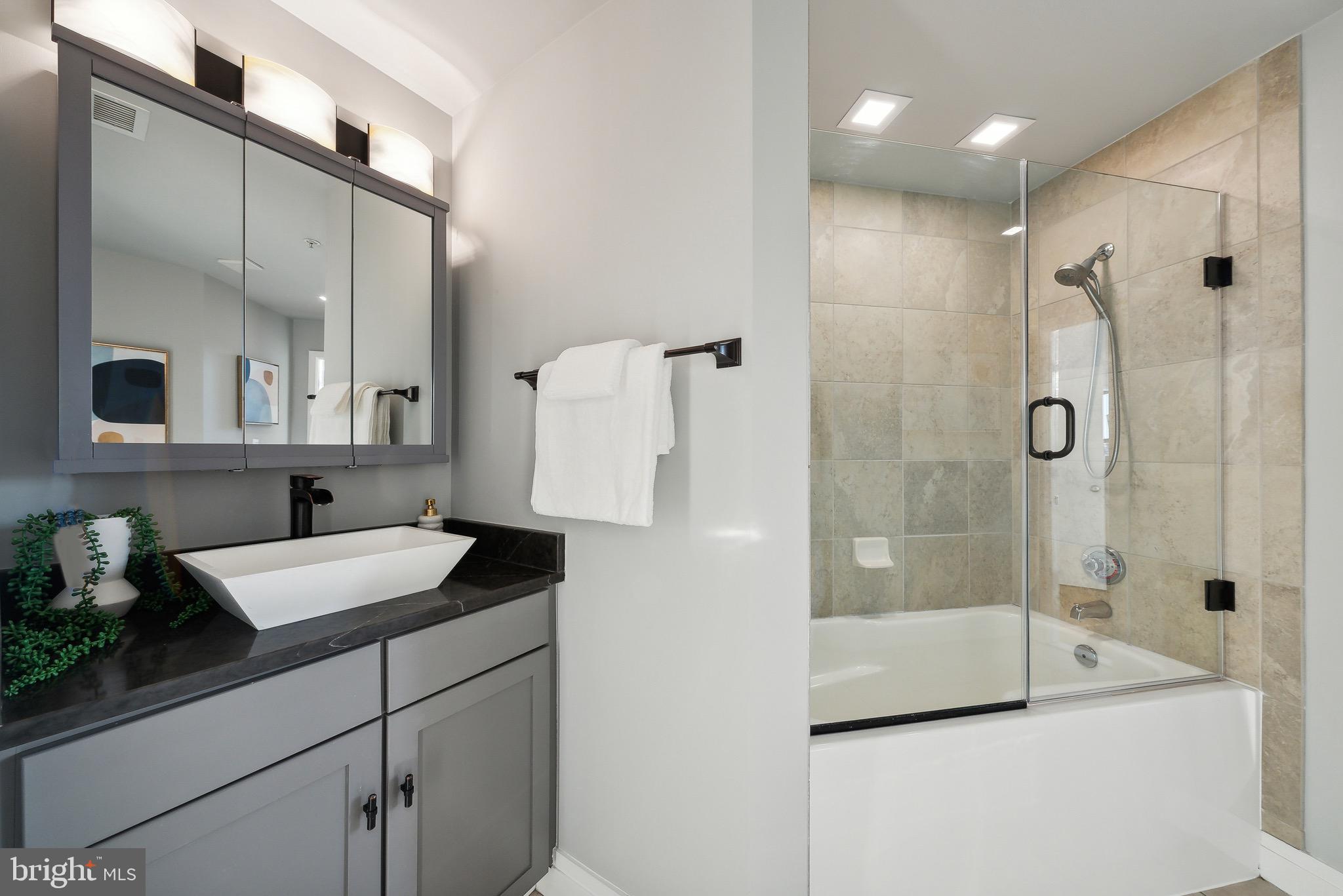 2020 12th St NW #603