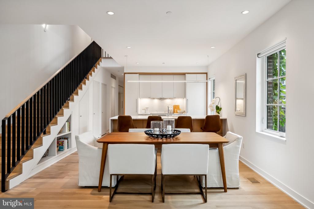 131 W St NW