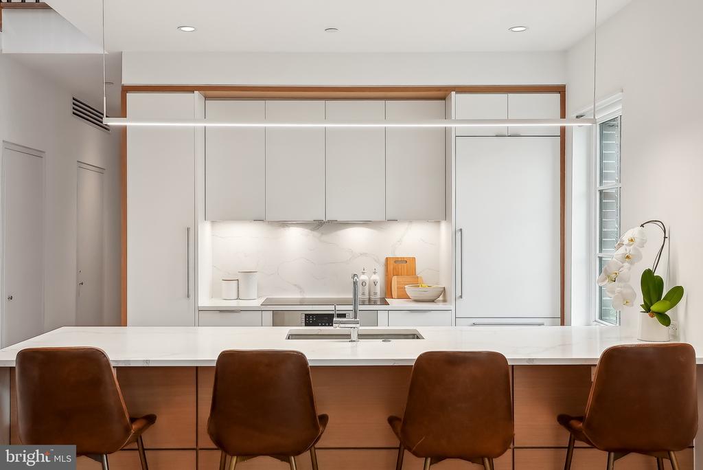 131 W St NW