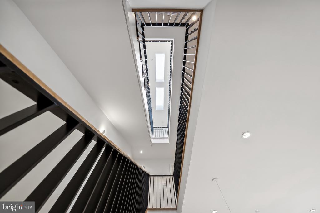 131 W St NW