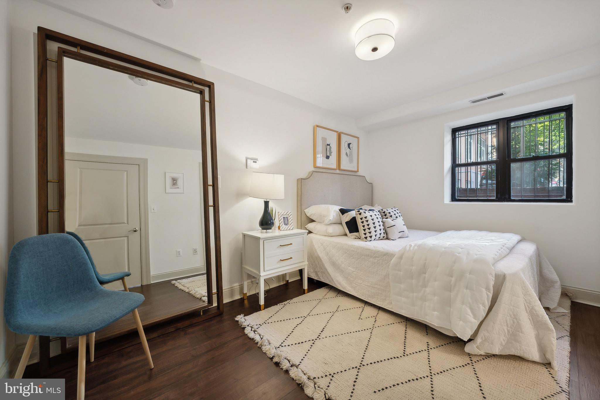 1354 Euclid St NW #101b