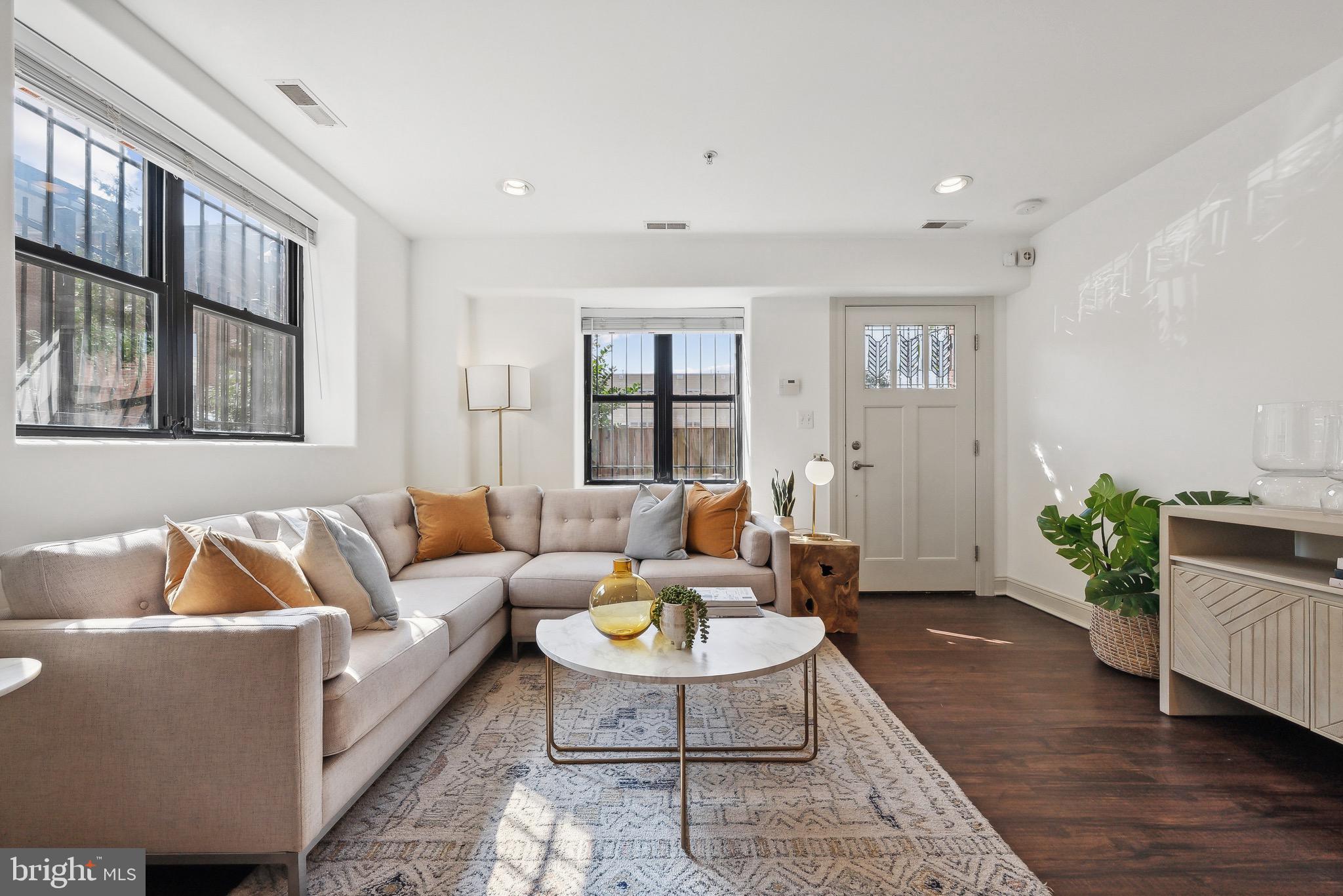 1354 Euclid St NW #101b