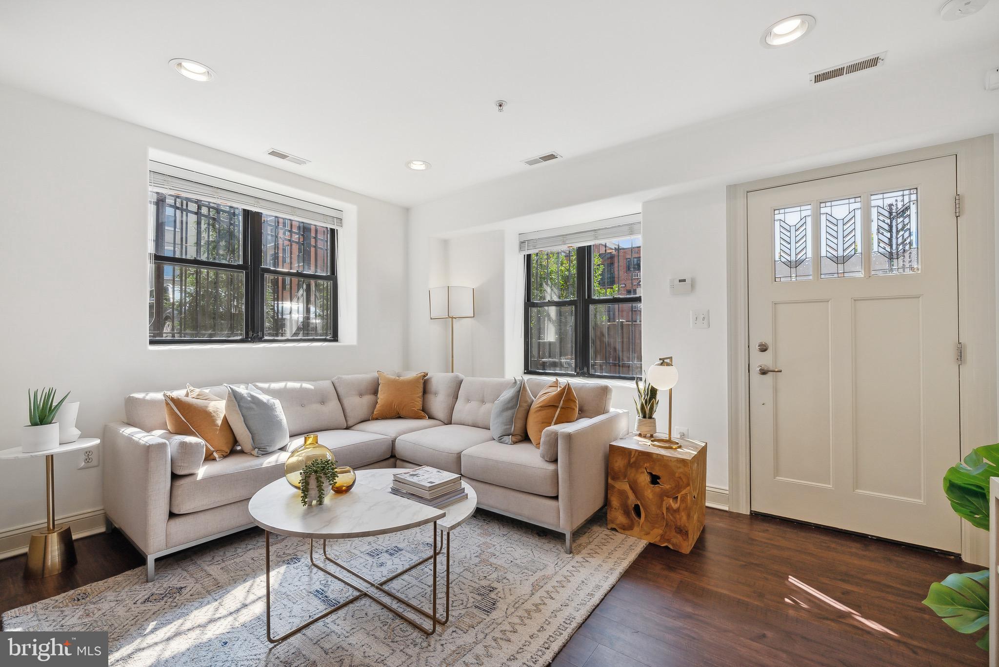 1354 Euclid St NW #101b