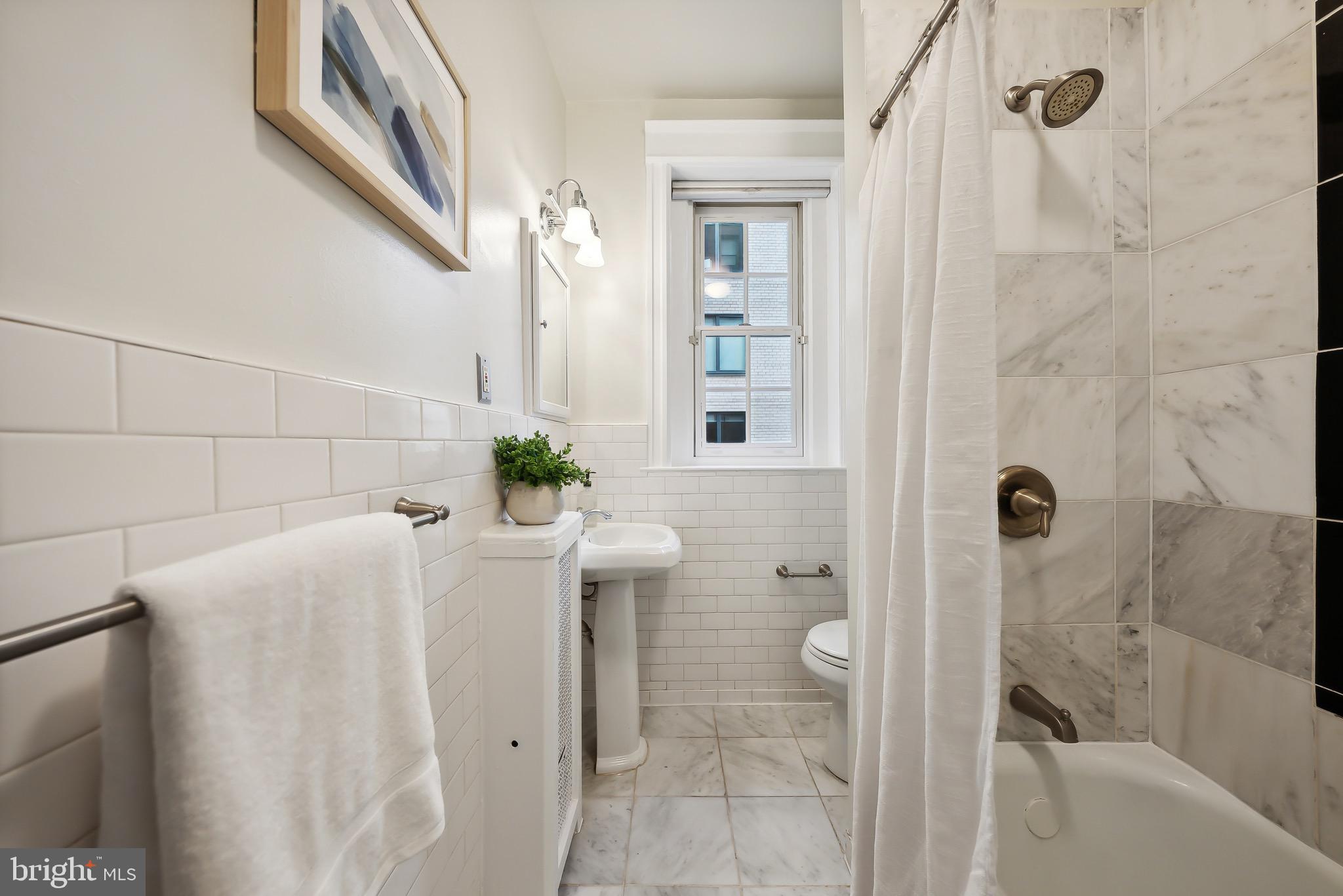 1835 Phelps Pl NW #23