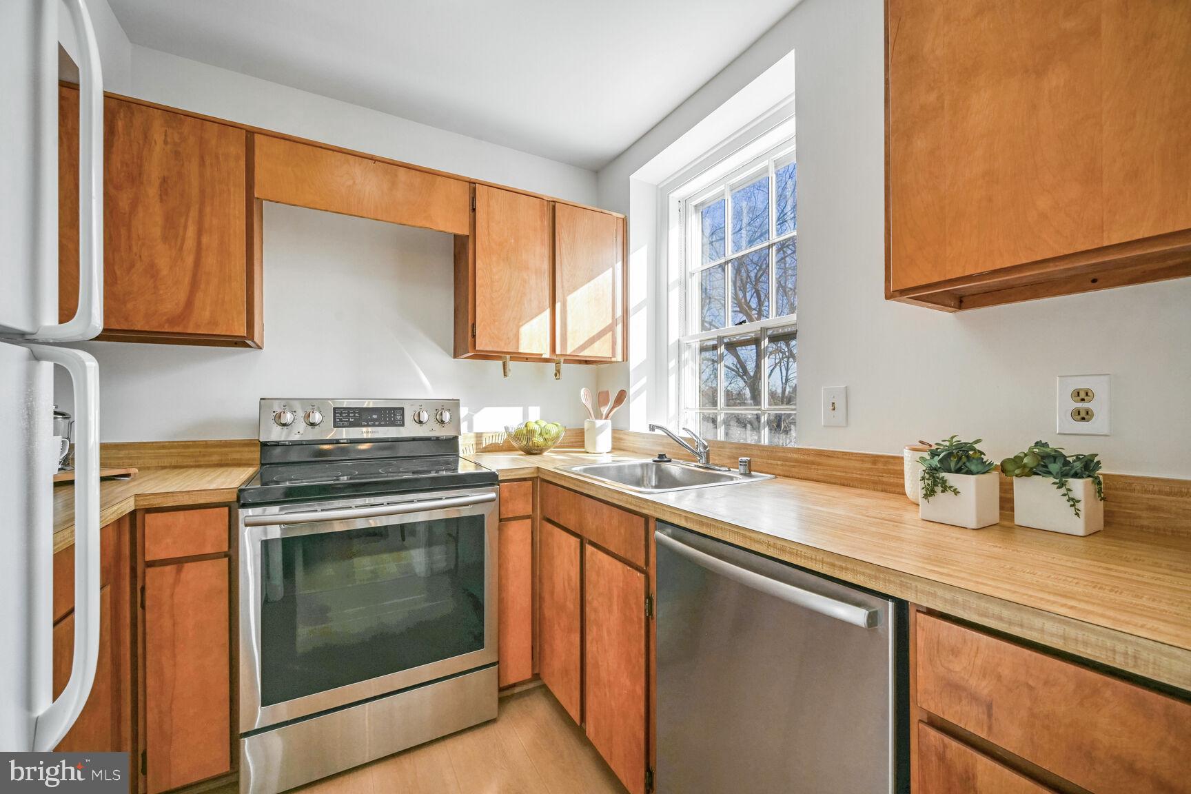 3940 Langley Ct NW #E635