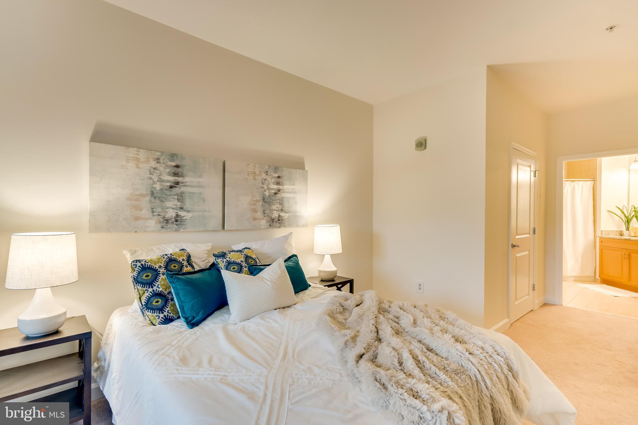 1111 25th St NW #909