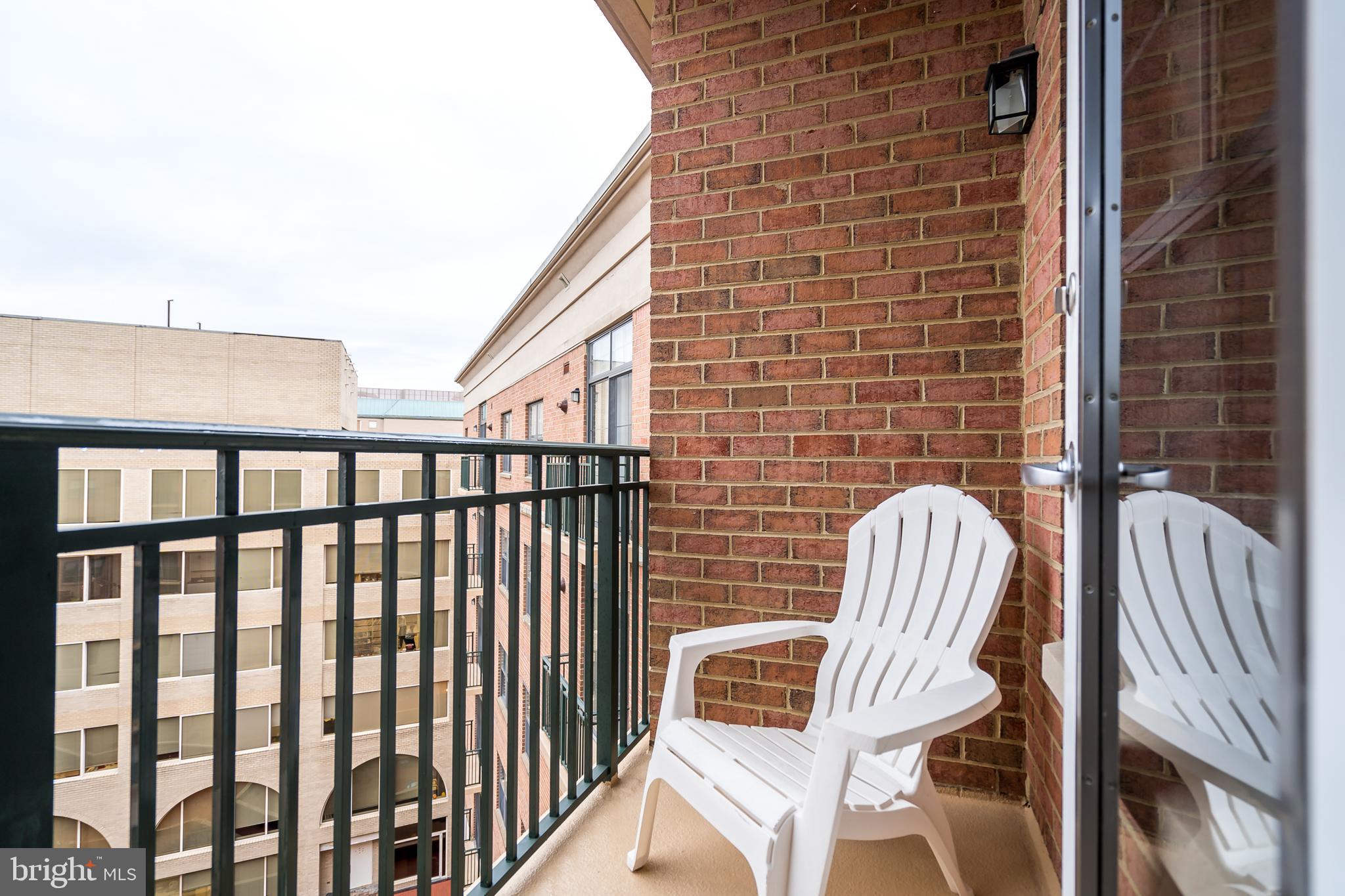 1111 25th St NW #909