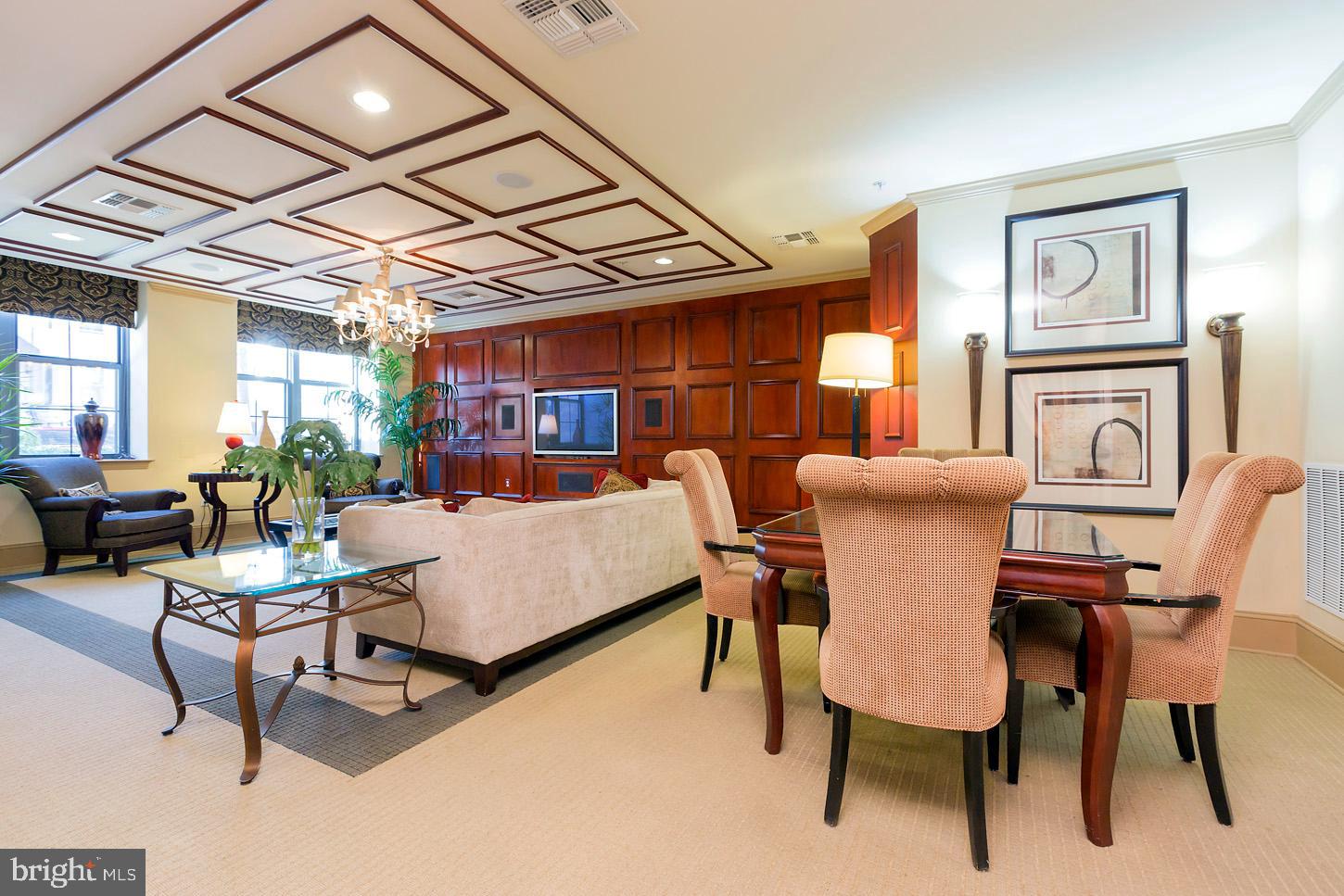 1111 25th St NW #909