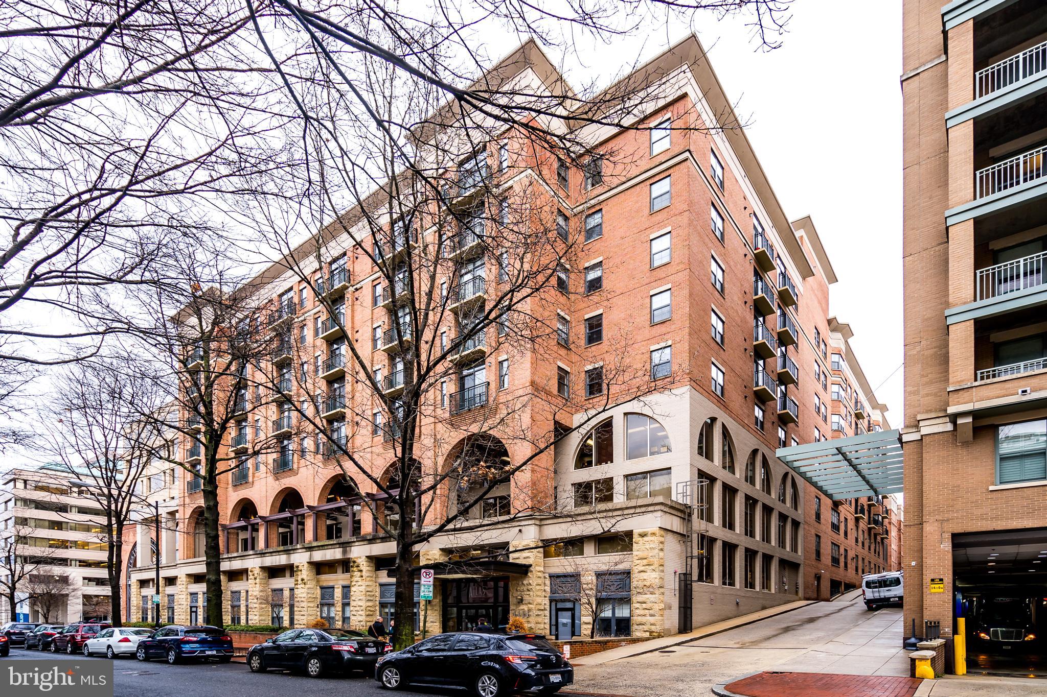 1111 25th St NW #909