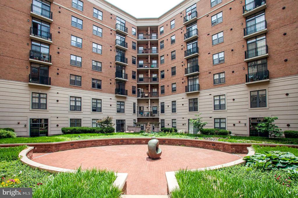 1111 25th St NW #909