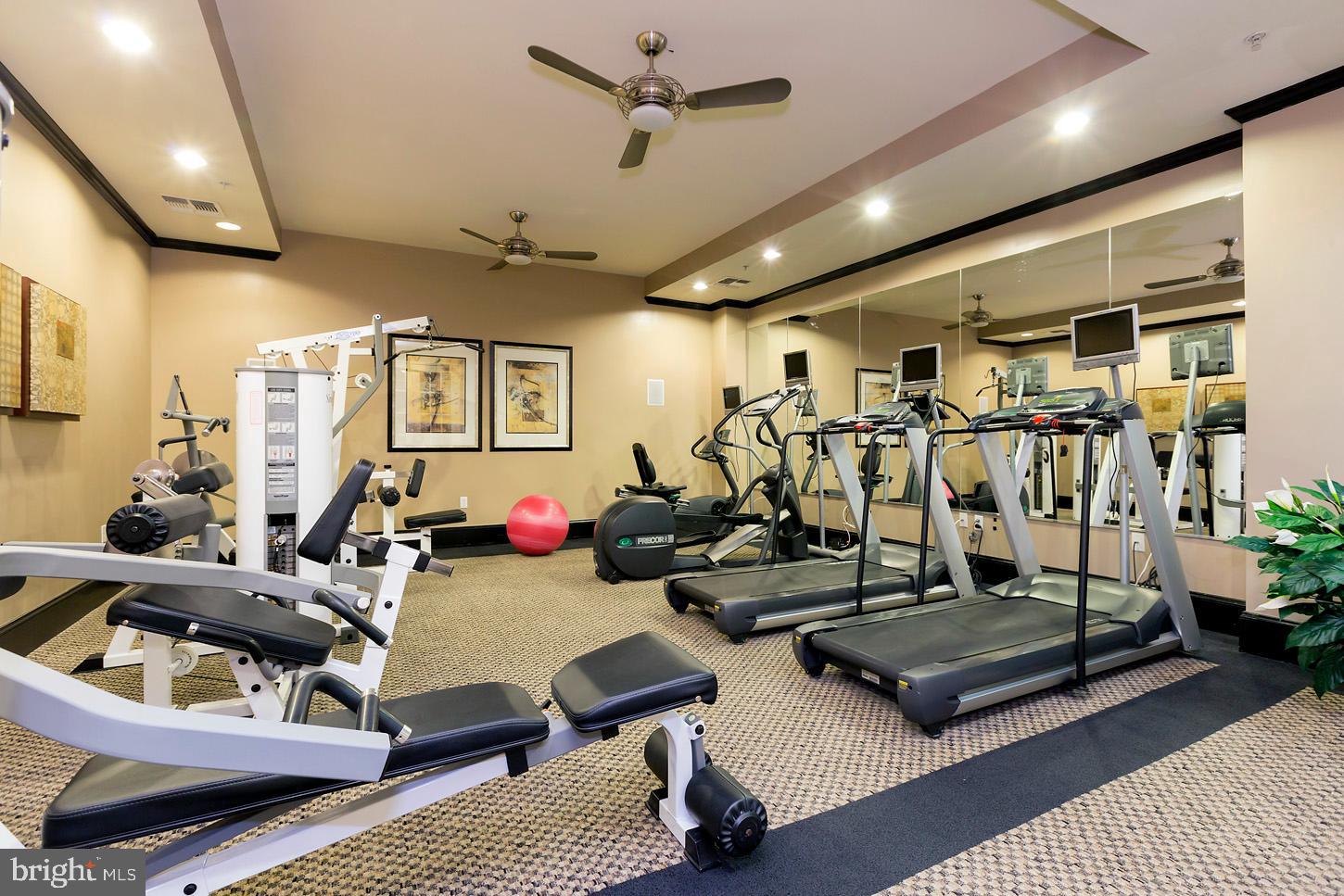 1111 25th St NW #909