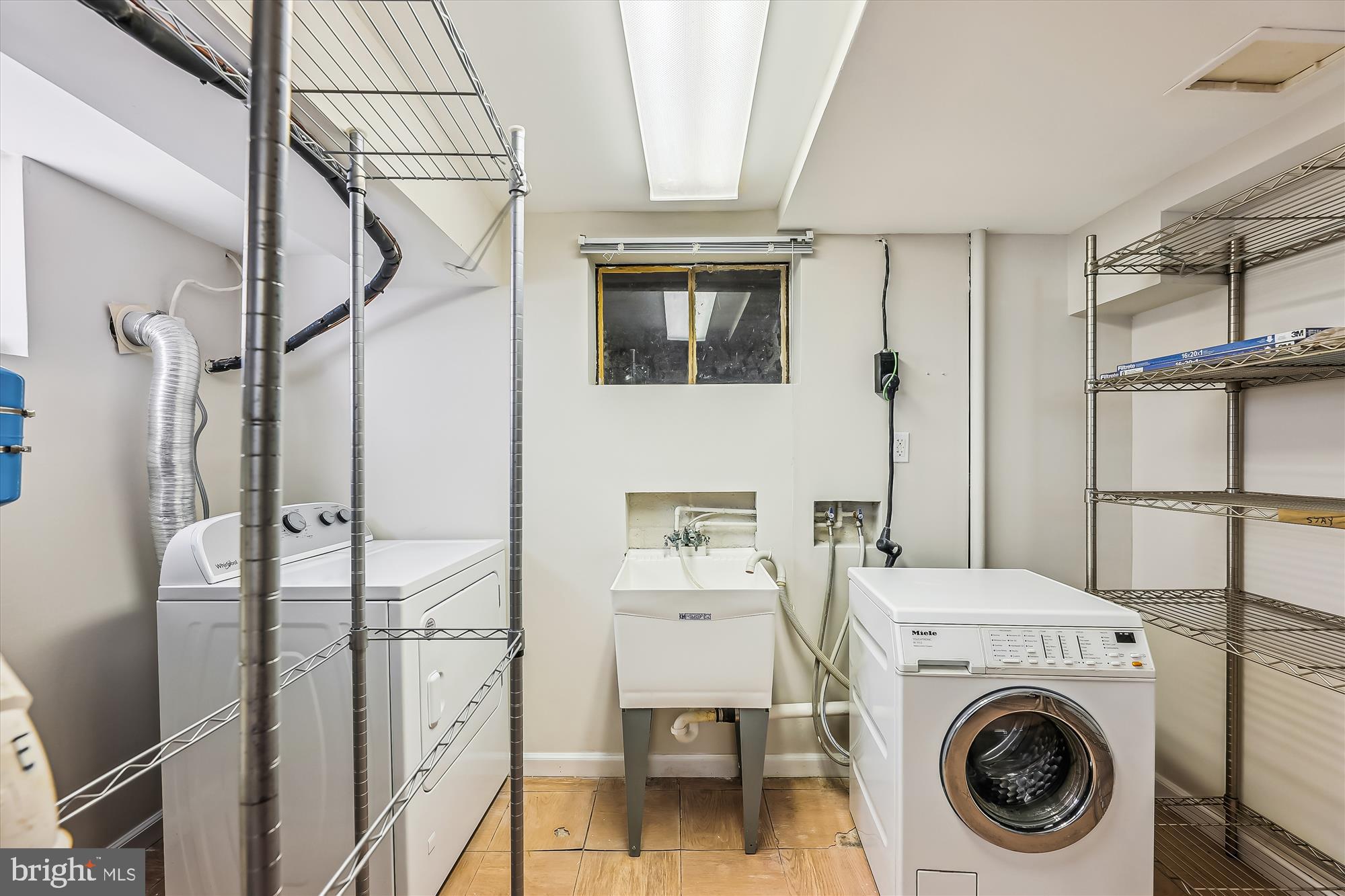 4522 Albemarle St NW