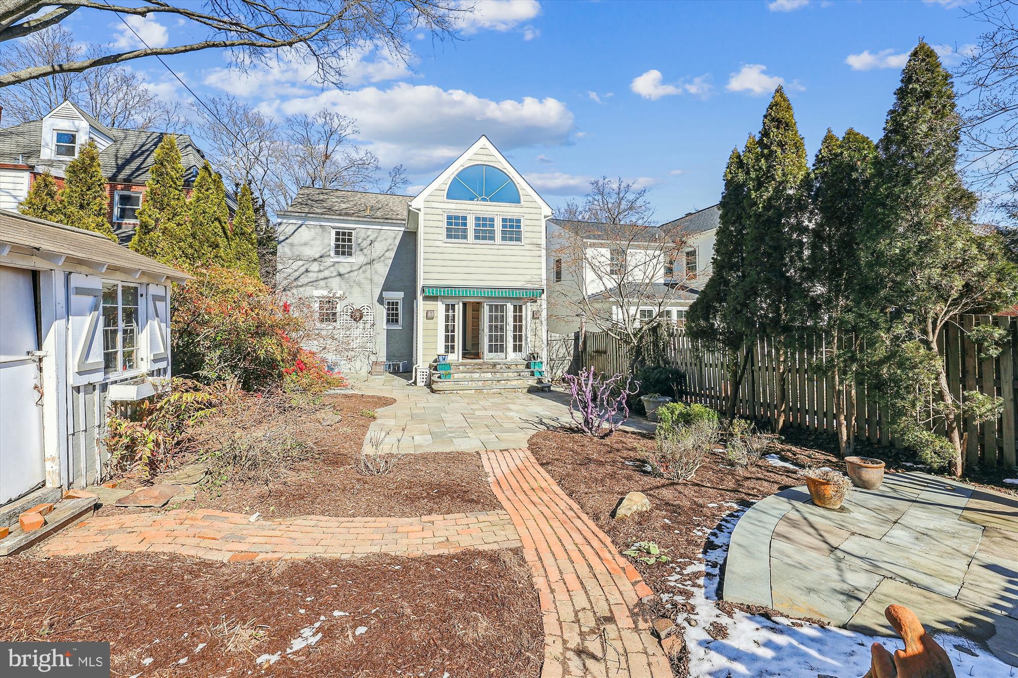 4522 Albemarle St NW