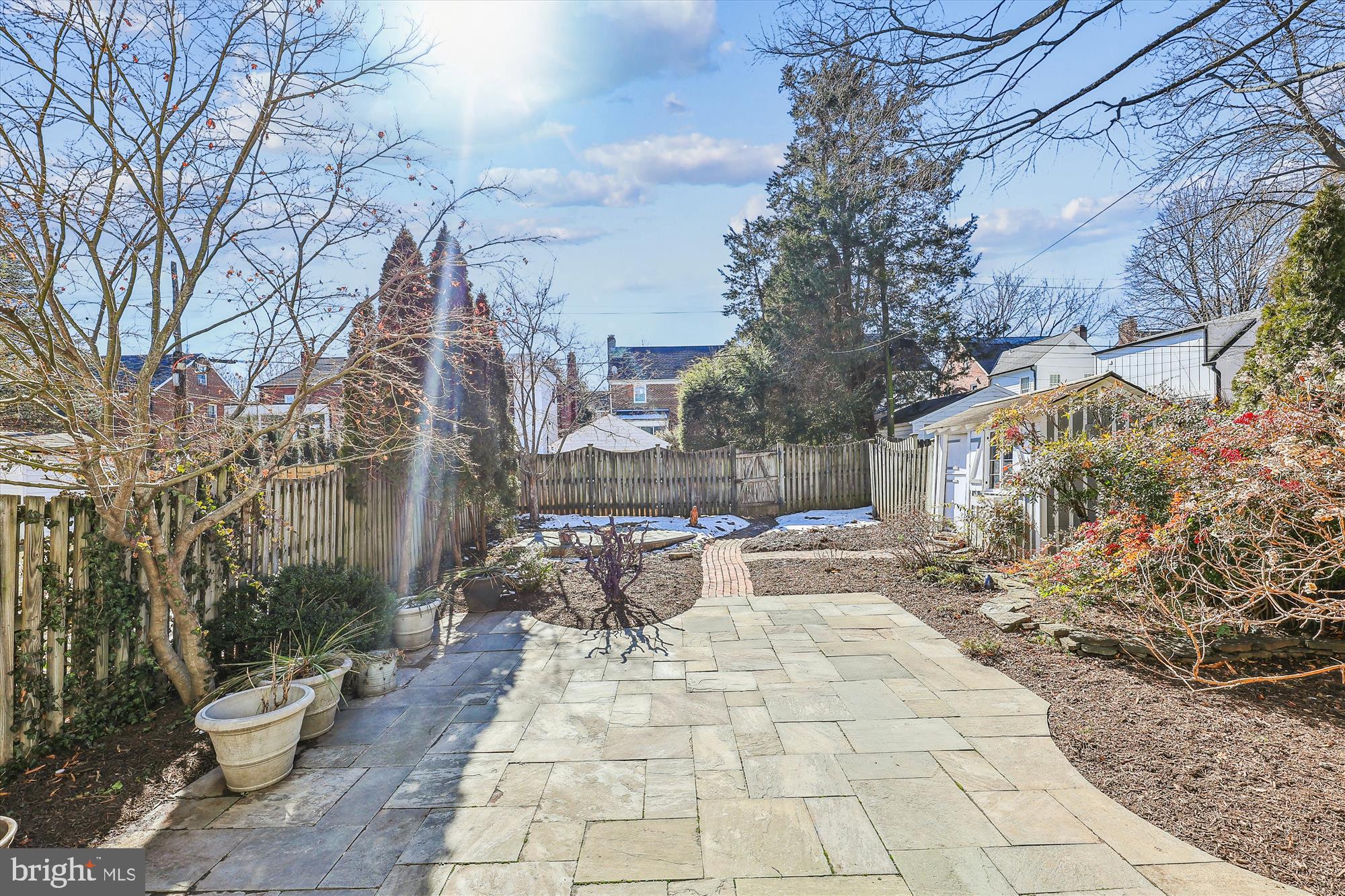 4522 Albemarle St NW