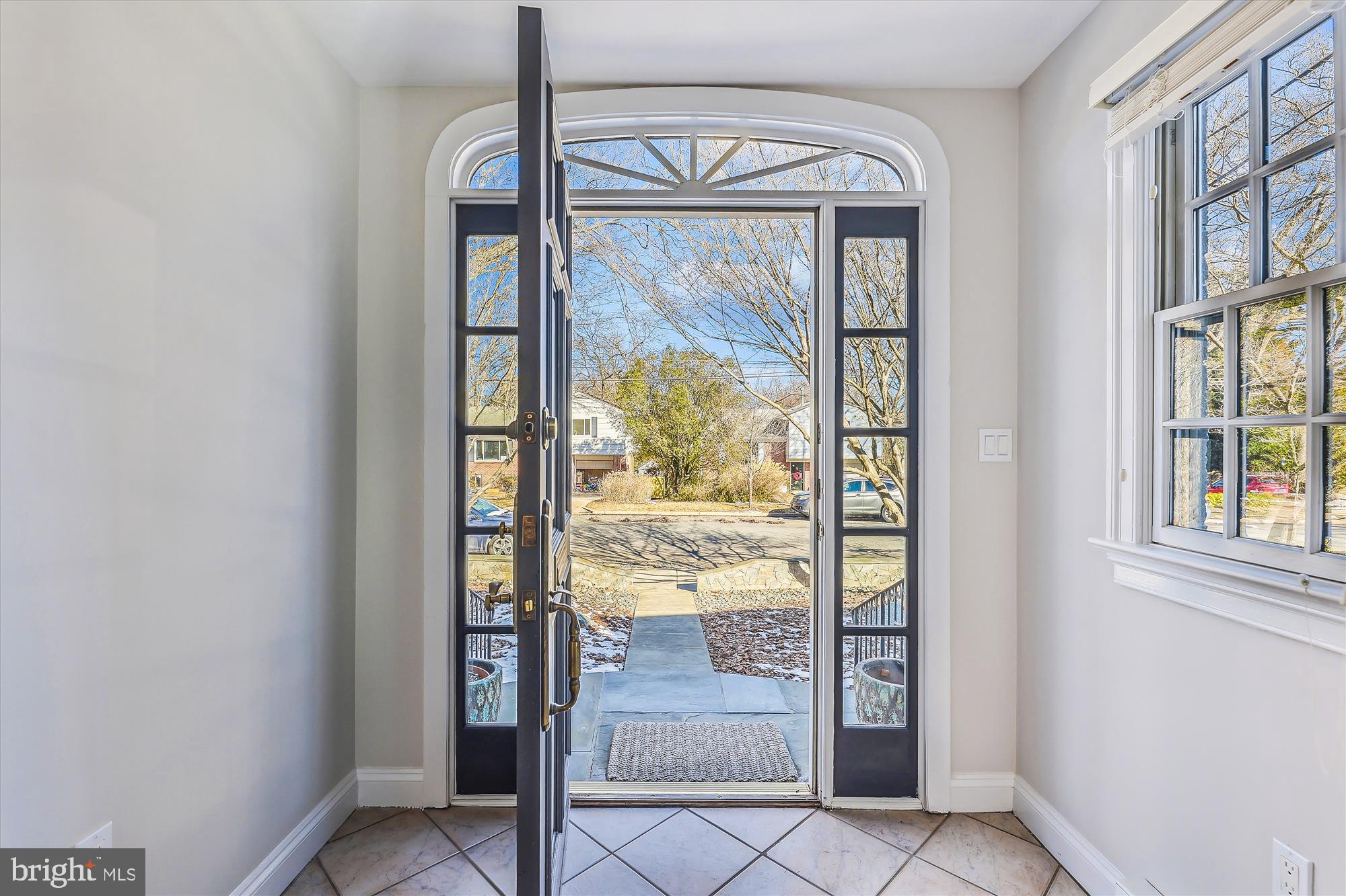 4522 Albemarle St NW