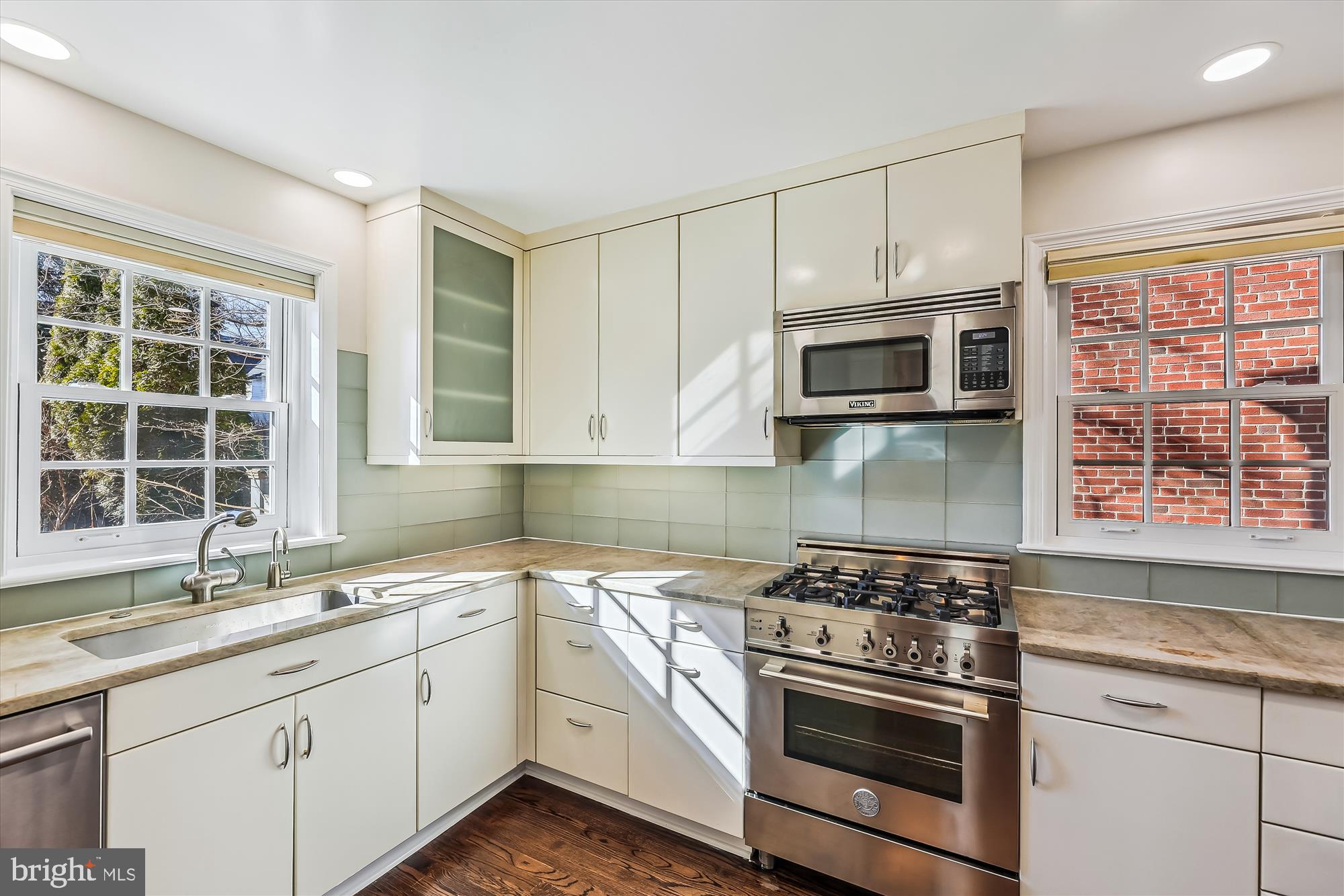 4522 Albemarle St NW