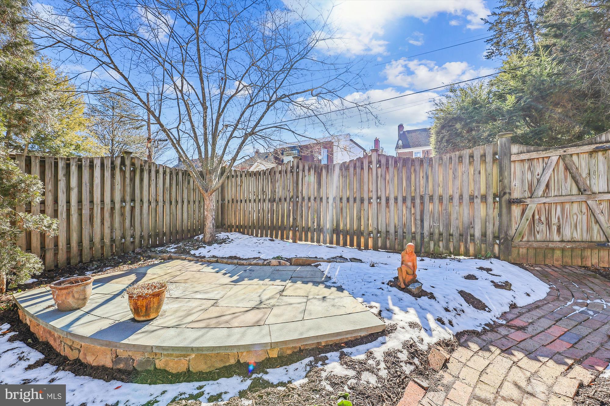 4522 Albemarle St NW