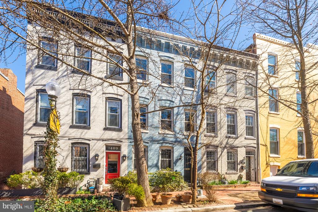 1407 Columbia St NW