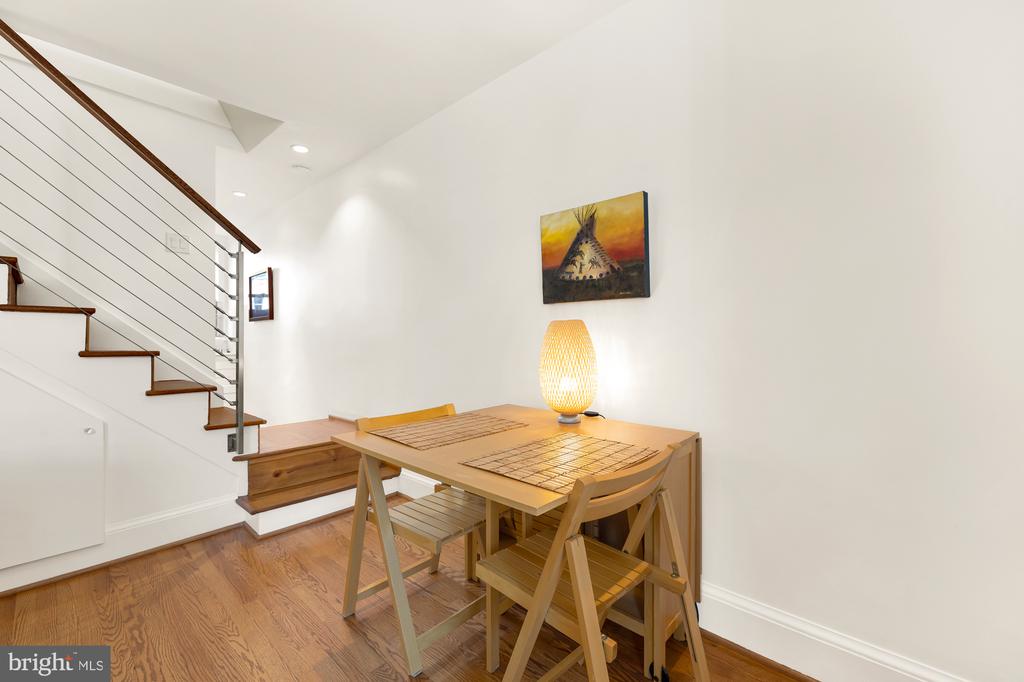 1407 Columbia St NW