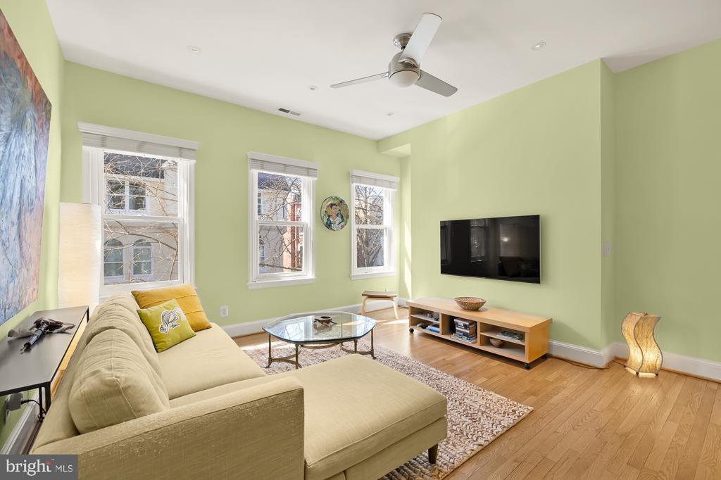 1407 Columbia St NW