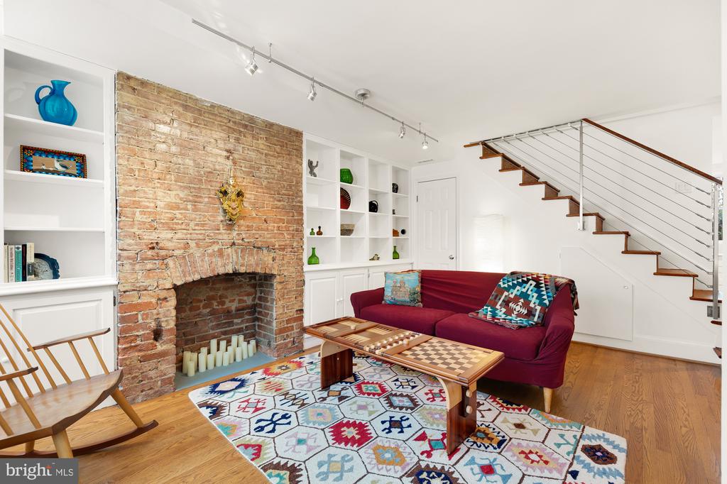 1407 Columbia St NW