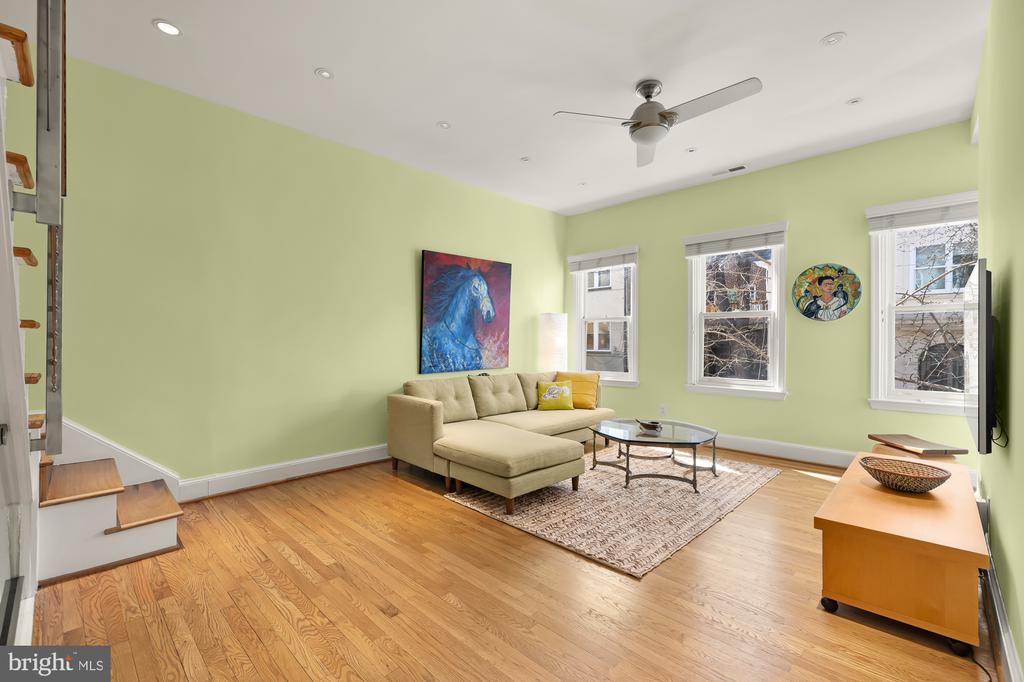 1407 Columbia St NW
