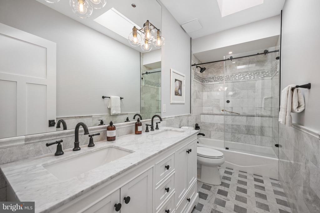1444 BELMONT ST NW 302
