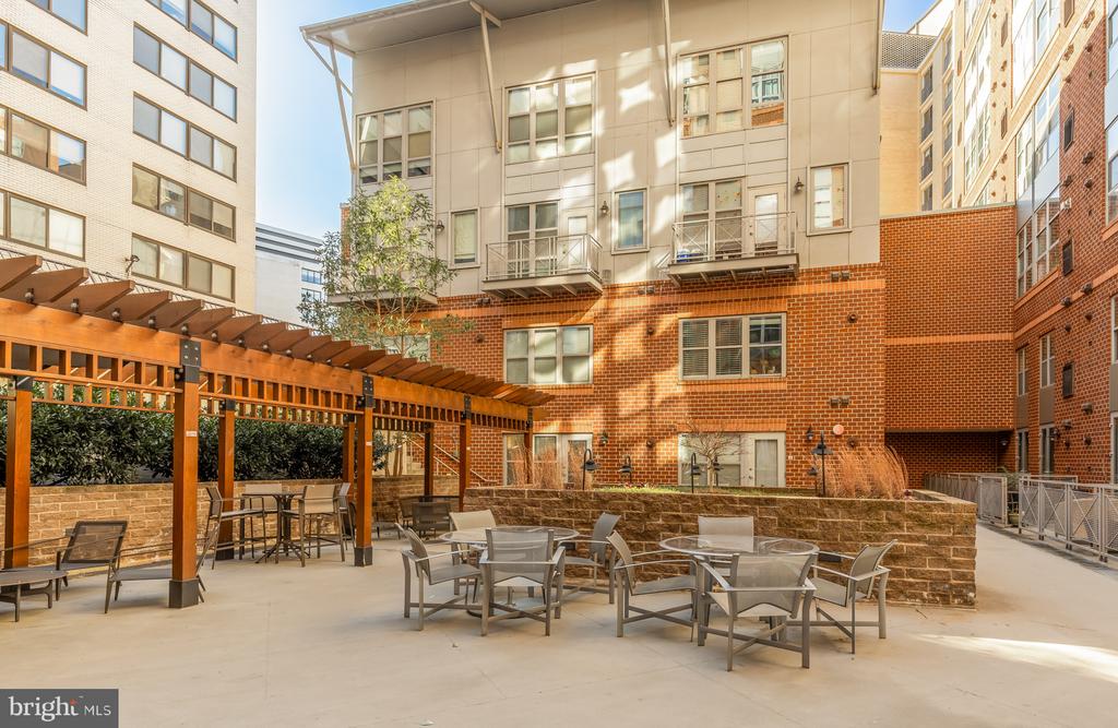 1300 N STREET NW Unit: 814
