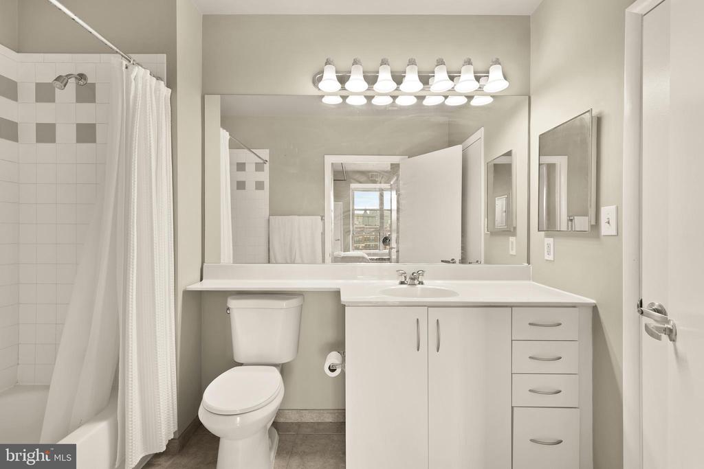 1300 N STREET NW Unit: 814