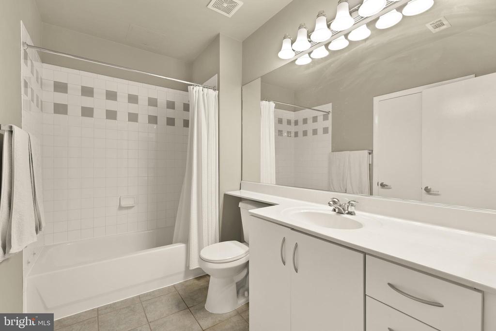 1300 N STREET NW Unit: 814