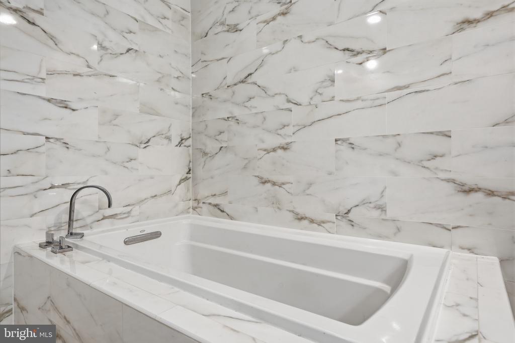 1341 IRVING STREET NW Unit: A