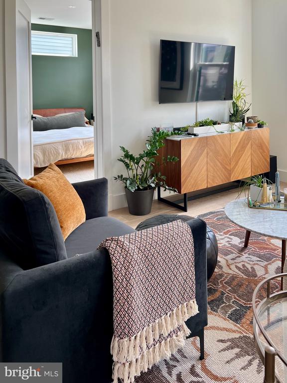 646 NEWTON PLACE NW Unit: 303