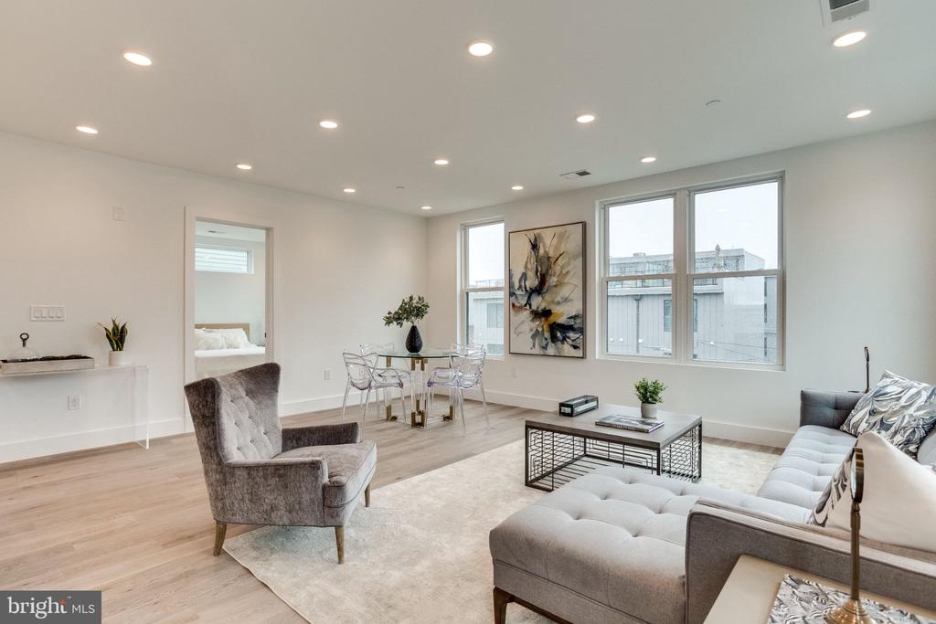 646 NEWTON PLACE NW Unit: 303