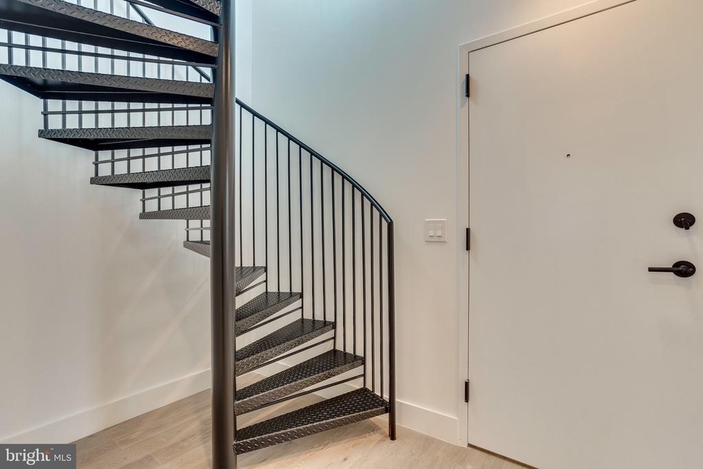 646 NEWTON PLACE NW Unit: 303
