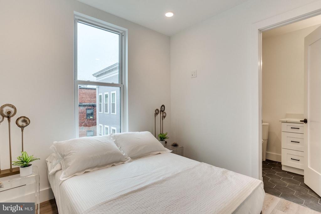 646 NEWTON PLACE NW Unit: 303