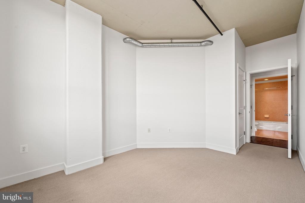 2125 14TH STREET NW Unit: 702
