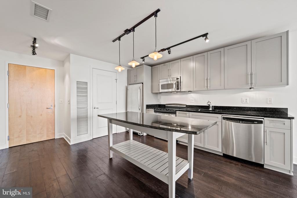2125 14TH STREET NW Unit: 702