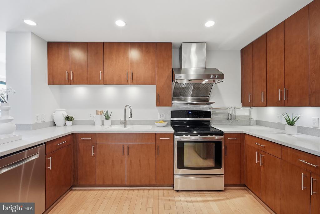 910 M STREET NW Unit: 630