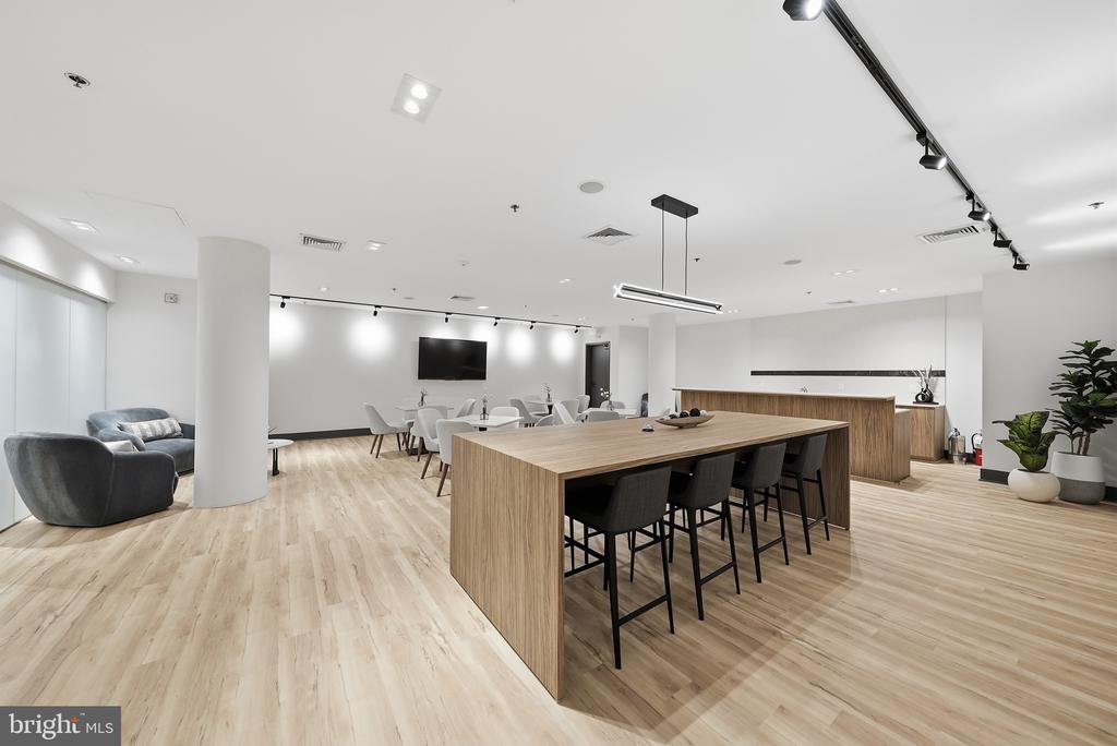 910 M STREET NW Unit: 630