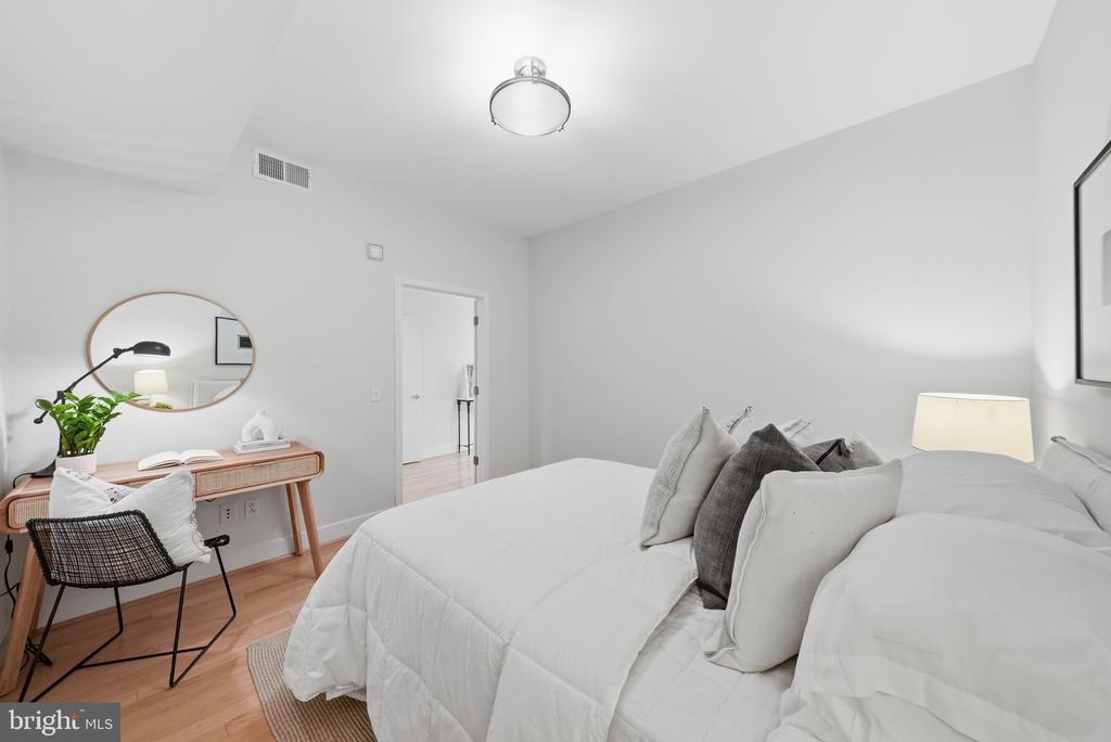 910 M STREET NW Unit: 630