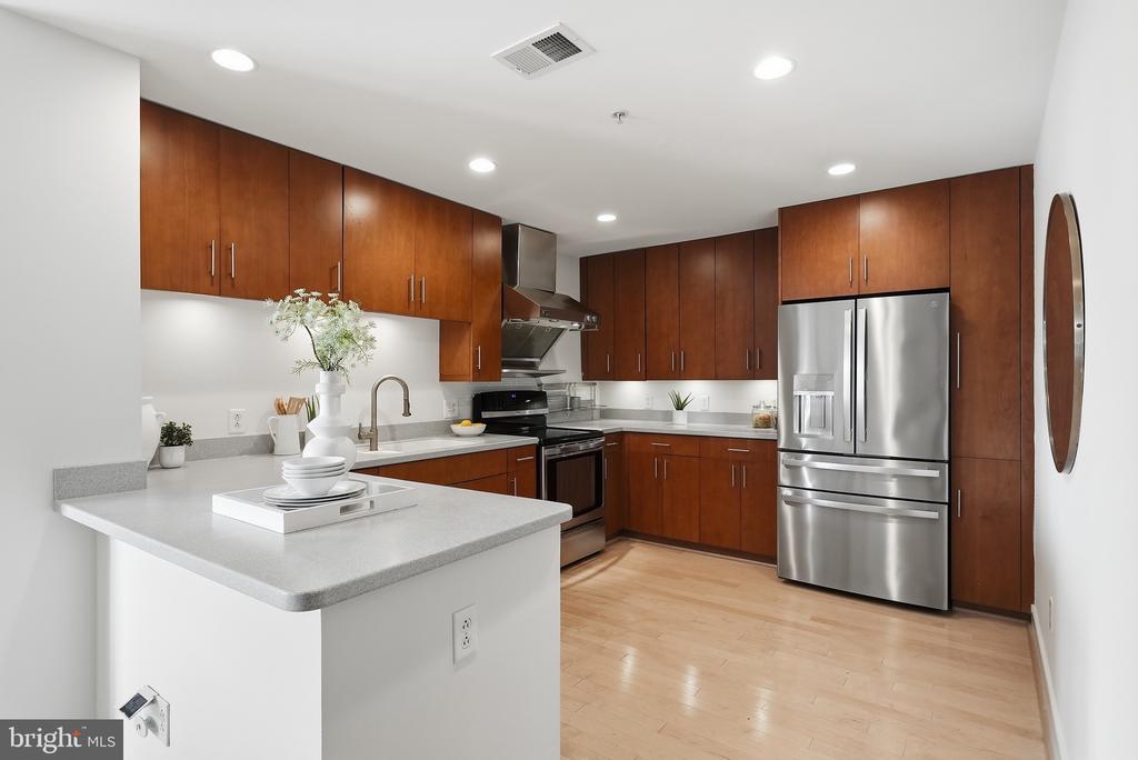 910 M STREET NW Unit: 630