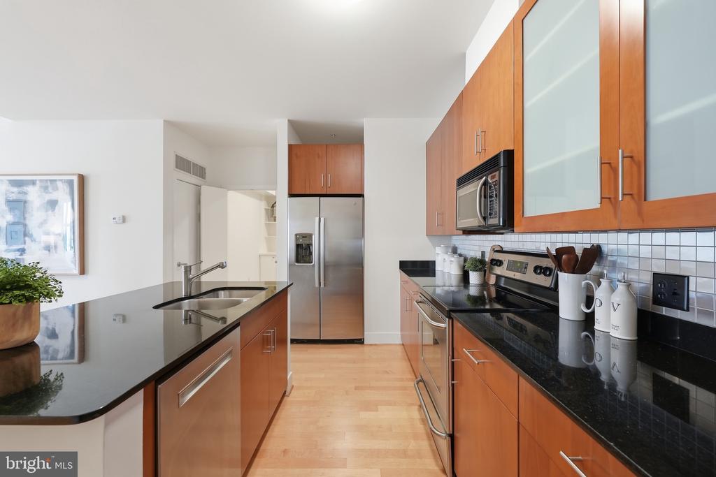 910 M STREET NW Unit: 1112