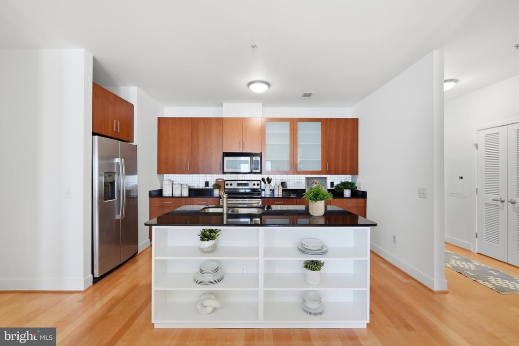 910 M STREET NW Unit: 1112